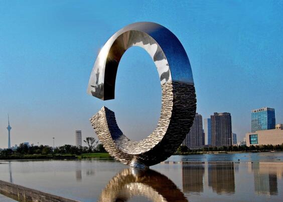 為什么越來(lái)越多的客戶(hù)選擇用不銹鋼雕塑