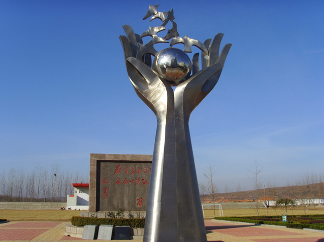 現代城市越來(lái)越依賴(lài)于不銹鋼雕塑