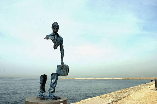 不銹鋼創(chuàng )意雕塑鑒賞之《旅行者》 不銹鋼創(chuàng )意雕塑鑒賞之《旅行者》