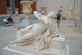 玻璃鋼雕塑成型制作過(guò)程 玻璃鋼雕塑成型制作過(guò)程