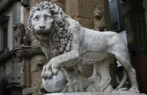  多元化的現代雕塑