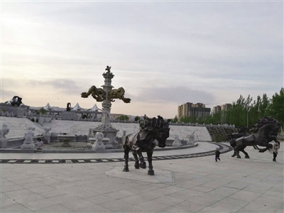 令人心疼的街頭景觀(guān)雕塑