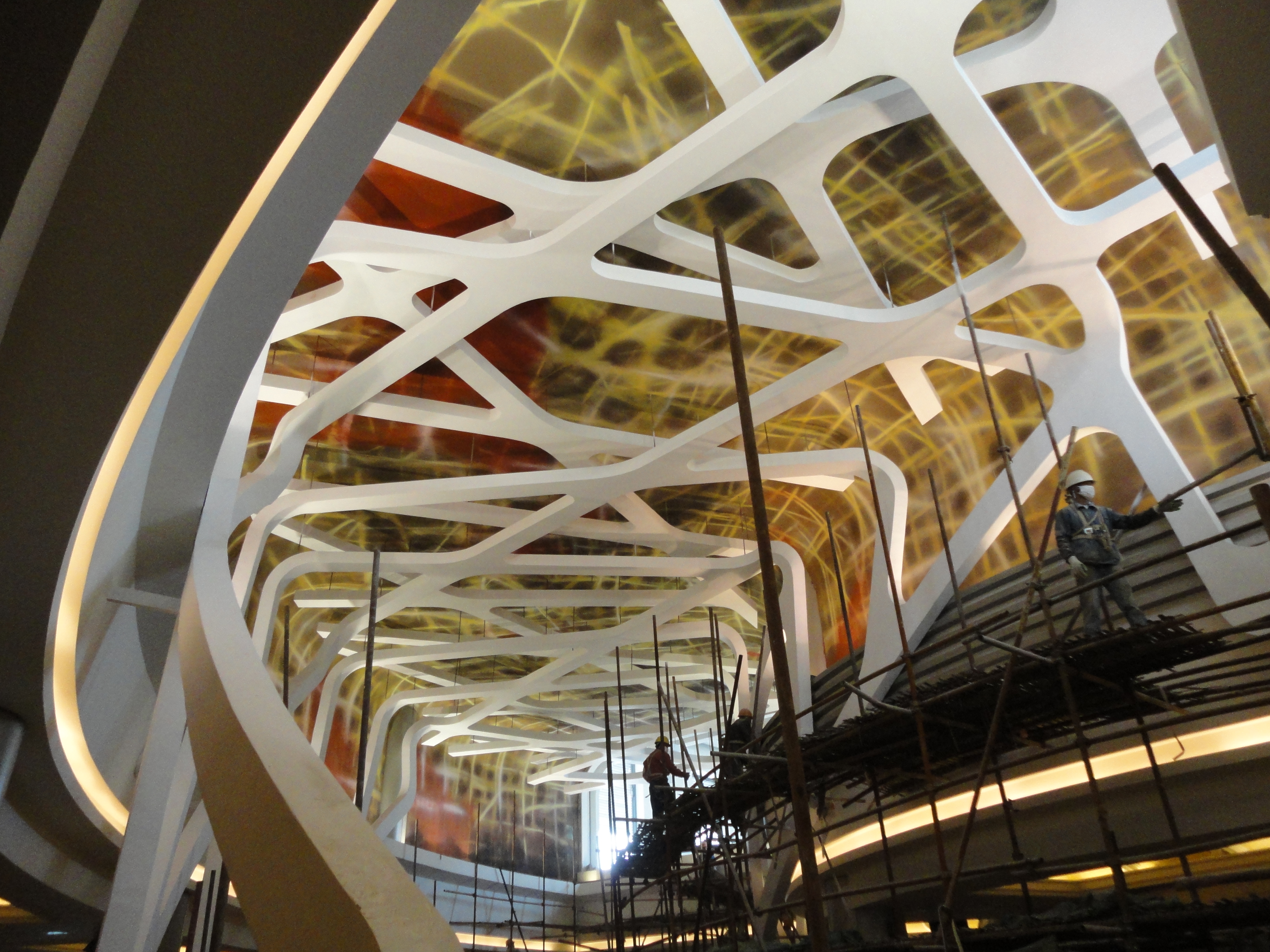 雕塑材料選擇是根據環(huán)境來(lái)決定