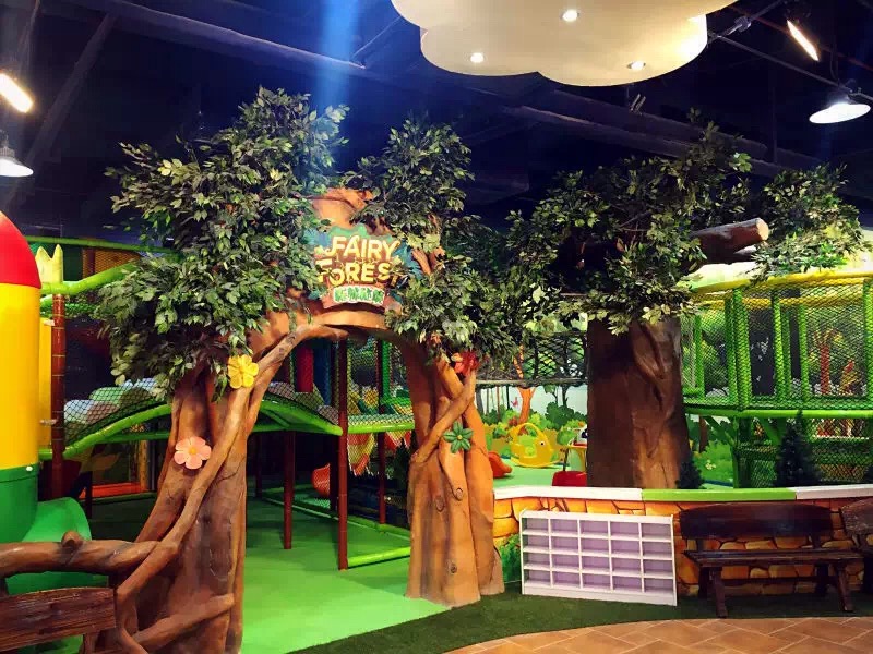 主題樂(lè )園玻璃鋼雕塑