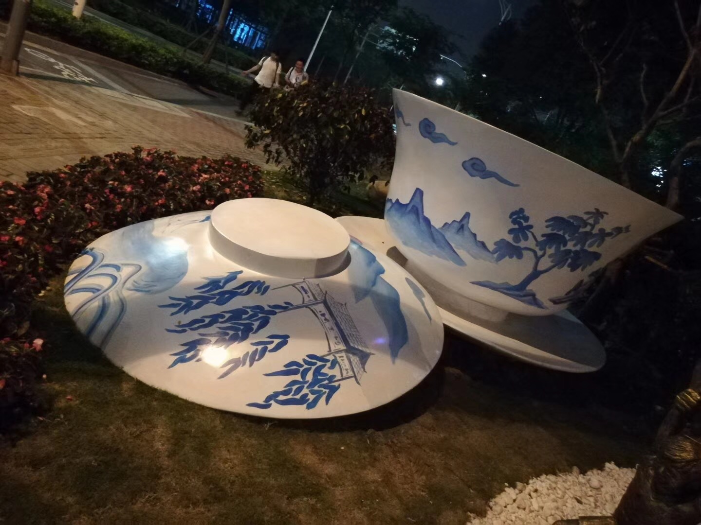 不銹鋼雕塑可以分為哪幾種類(lèi)型？