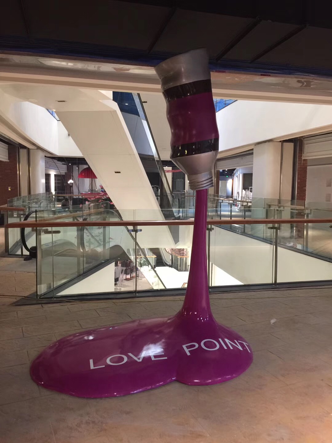 不銹鋼雕塑有哪些形態(tài)？