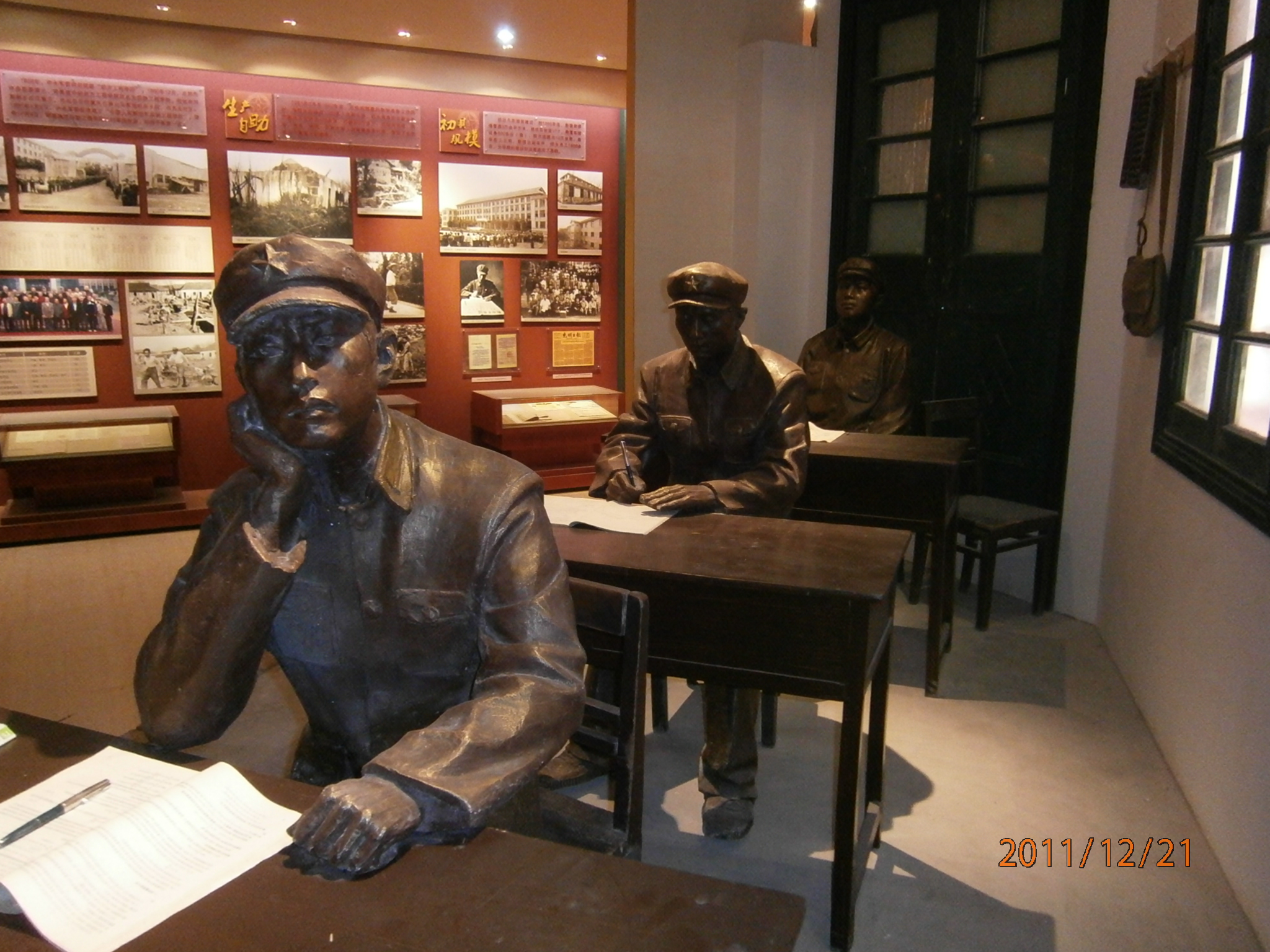 人物雕塑的特性和作用是什么？