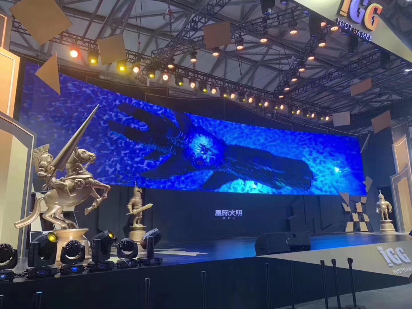 安裝不銹鋼雕塑需要注意什么事項？